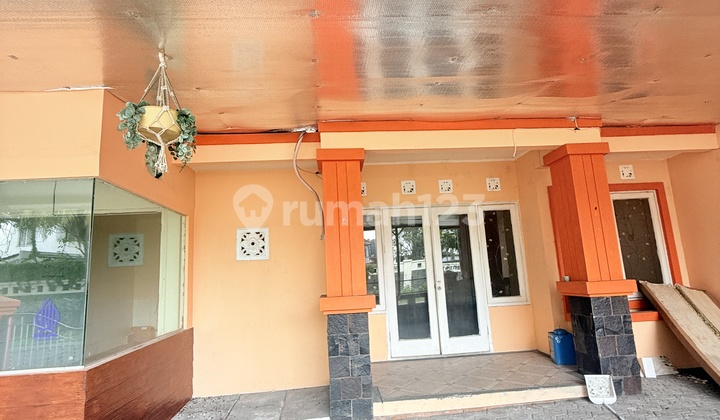 Disewakan Rumah Pinggir Jalan Puri Beta 1