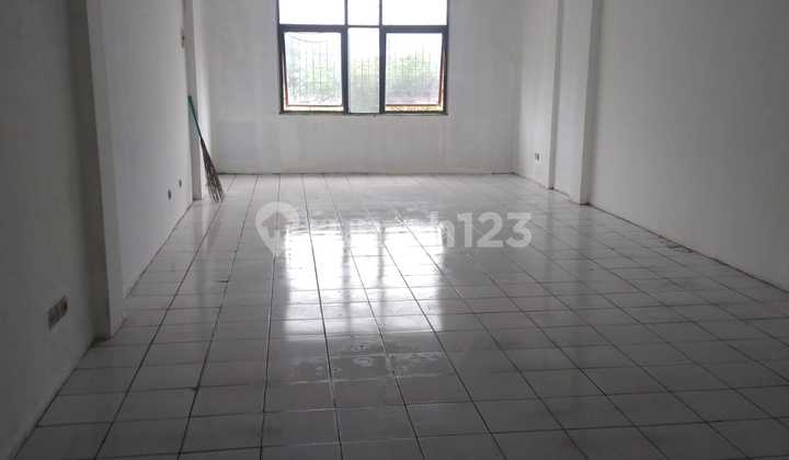 Disewakan Ruko Strategis Jalan Ciledug Raya 3 Lantai Siap Huni 2