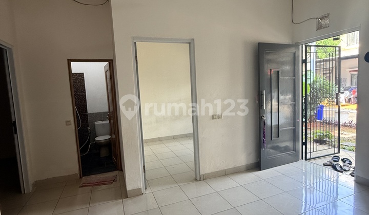 Disewakan Rumah Puri Beta 2 Lantai 2