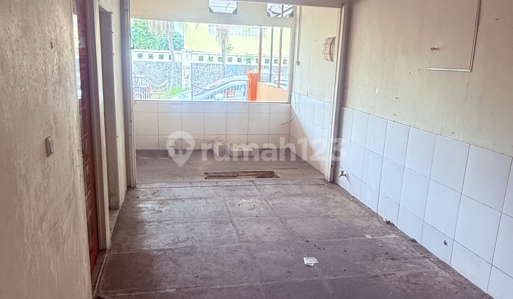 Puri Beta 1 Roadside House For Sale, Suitable for Living and Any Business. 2