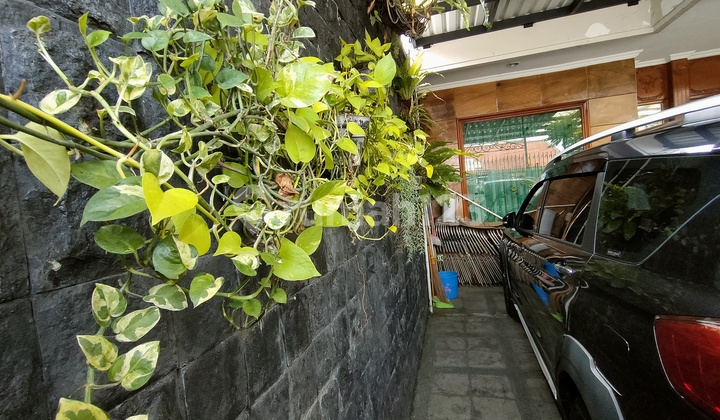 garasi/carport rumah 2 lantai meruya utara