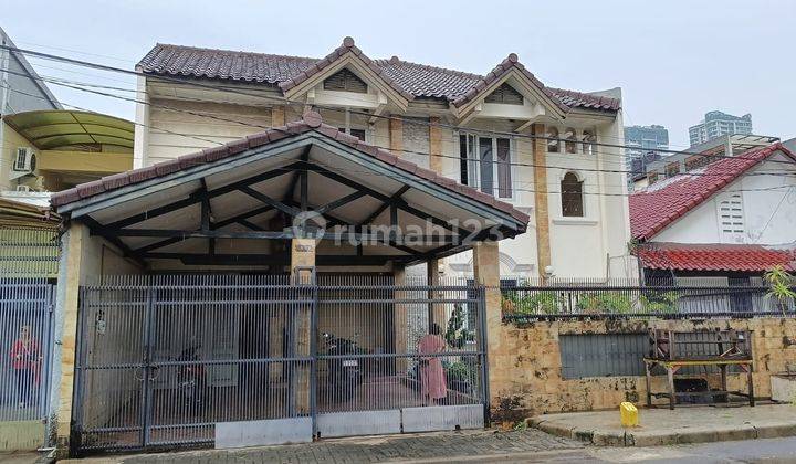 Rumah Taman Meruya Ilir Luas Tanah 300 Meter, Row Jalan 3 Mobil  1