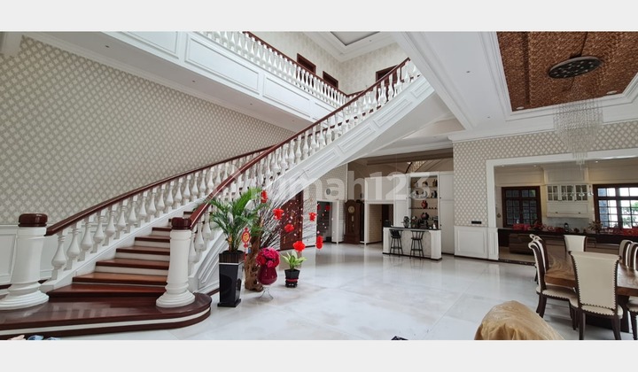 Rumah Mewah di PIK posisi Hoek siap huni