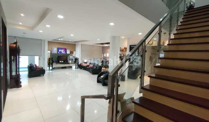 Meruya Utara Luxury Swimming Pool Good Deal