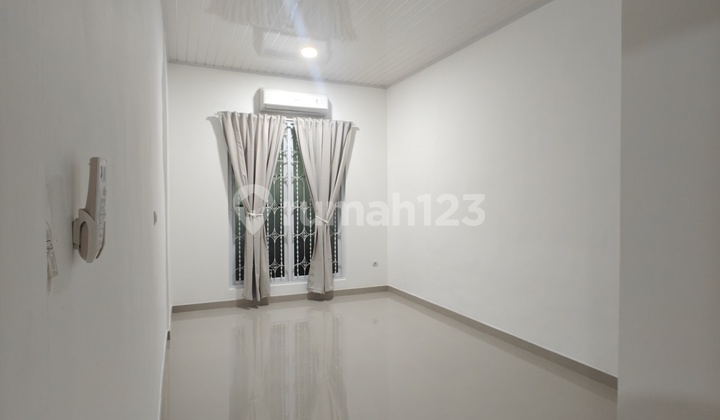 Rumah 2 Lantai Meruya Utara 8X15m 2