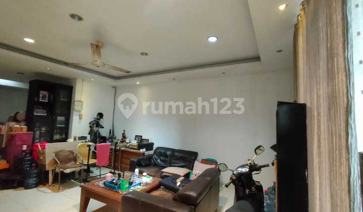 ruang tamu rumah meruya 8x15 puri jakarta
