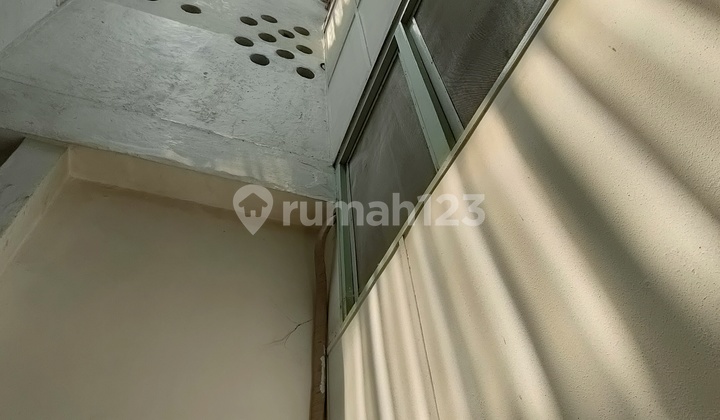 Rumah 2 Lantai di Pintu Kecil Area Perniagaan Pasar Pagi Jakarta Barat 2