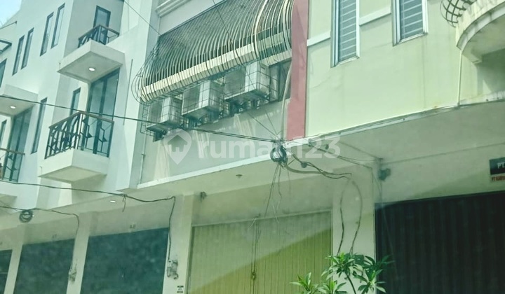 Ruko 2 Lantai Meruya Utara Siap Pakai Ruko 2 Lantai Meruya Utara Siap Pakai