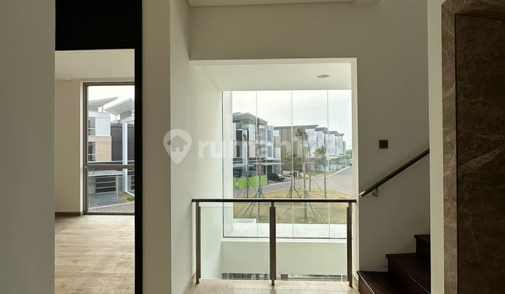 UNIT LANGKA ! View Golf Timur Rumah Mozart 12x30 Full Marble 3 Lantai Termurah!! 2