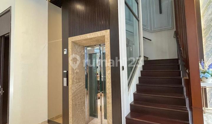 Harga Cuci Gudang ! Rumah 12x25 Full Furnished Mewah 3 Lantai Best Deal!