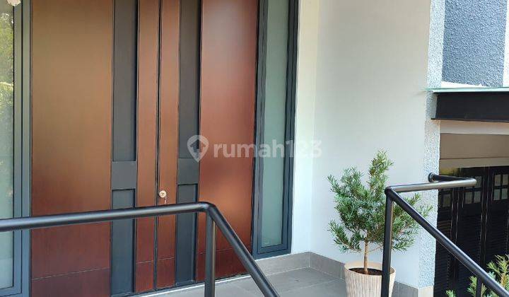 Rumah Crown Golf PIK View Danau 3 Lantai Furnished Bangunan Mewah High End 2