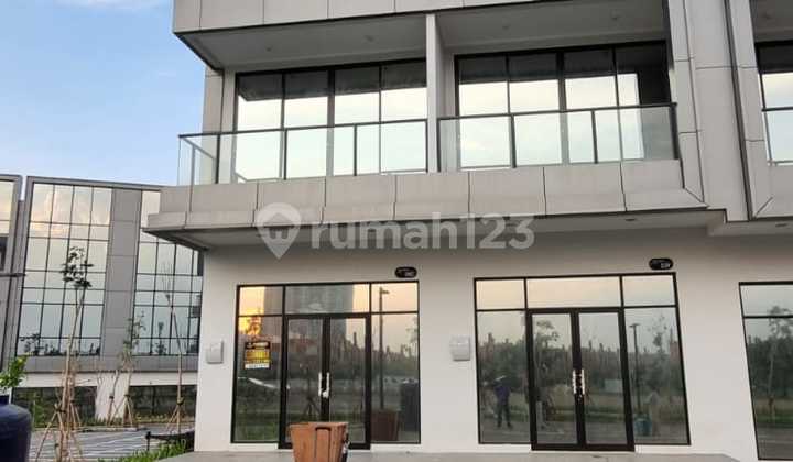 Kuningan Corner Ruko Pik 2 Main Boulevard Street Lake View Best Position! Suitable for Any Business 2