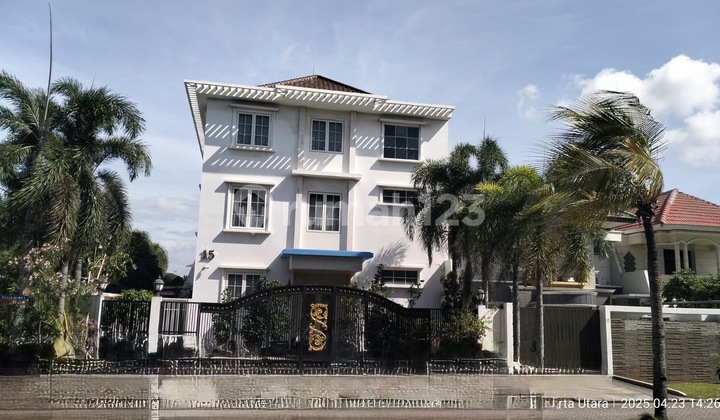 Rumah Mewah 3 Lantai Pik Luas 449M2 Potong Setengah Harga! Pasti Segera Terjual!! Rumah Mewah 3 Lantai Pik Luas 449M2 Potong Setengah Harga! Pasti Segera Terjual!!