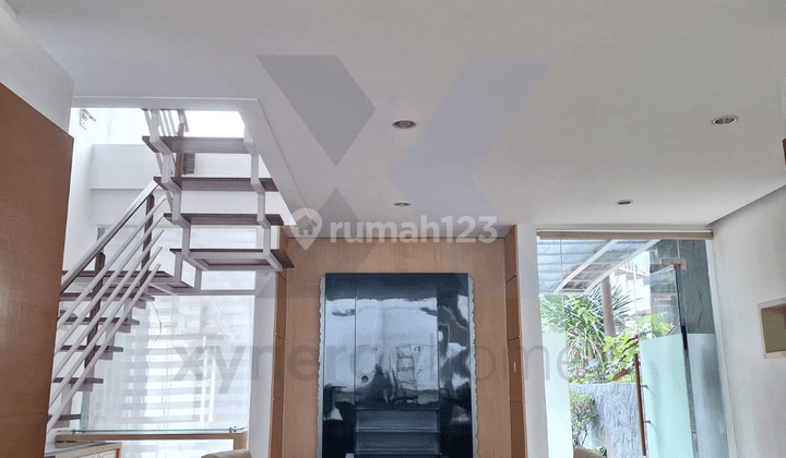 Rumah Disewakan 2 Lantai di Beverly Dago Bandung 1