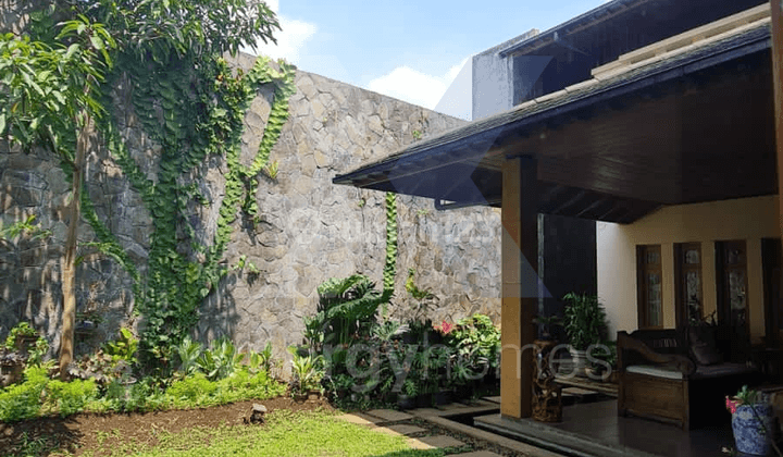 Rumah Dijual SHM Mewah Dan Terawat di Mainroad Dago Bandung 1