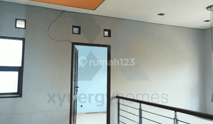 Rumah 2 Lantai SHM di Taman Holis Indah Bandung 2