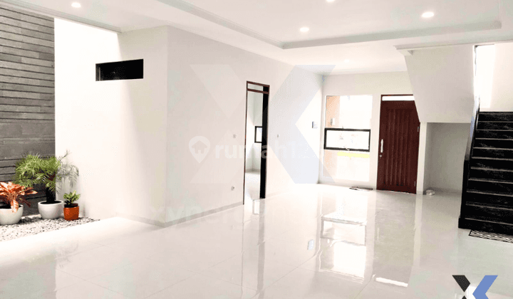 Rumah Baru Bagus Modern Minimalis 2 Lantai SHM di Singgasana Pradana Bandung 1