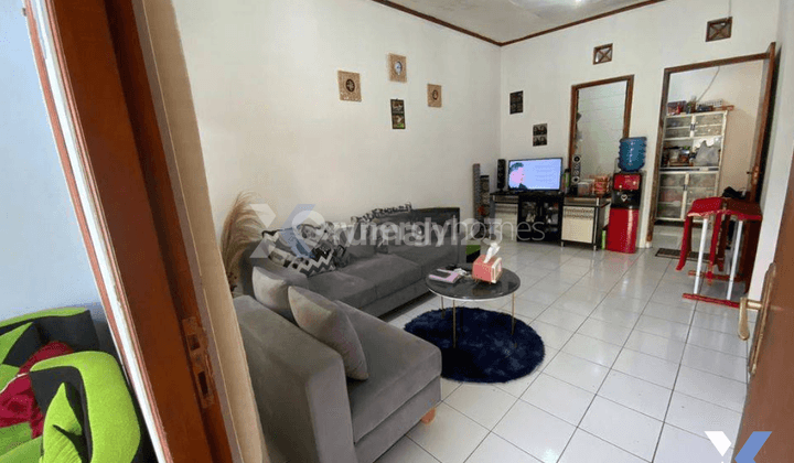 Rumah Bagus Semi Furnished SHM di Sariwangi Bandung 1