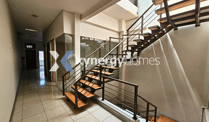 2.5-Story Shop House on Mainroad Pasirkaliki Bandung 2