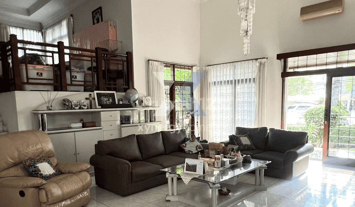 Rumah Klasik 2 Lantai SHM Semi Furnished di Babakan Jeruk Sukajadi Bandung 1