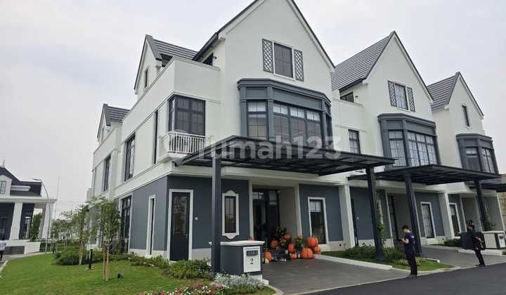 French Style Luxury House in Gading Serpong The Springs, Close to BSD