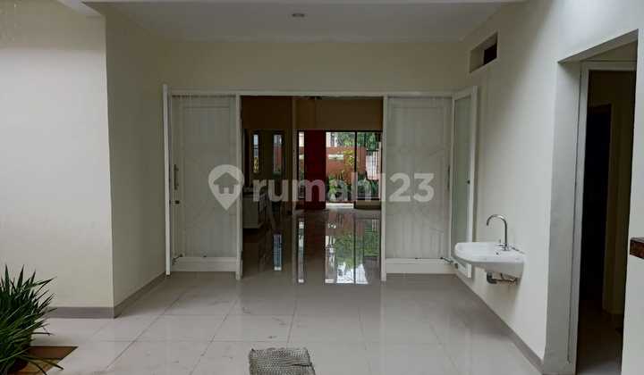 Rumah Asri Siap Huni Di Nusaloka Bsd Banyak Kamar Rumah Asri Siap Huni Di Nusaloka Bsd Banyak Kamar