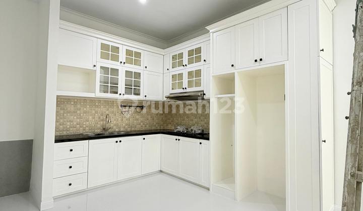 Jual Rumah Di Bsd The Icon, Free Kitchen Set, Dekat Tol Aeon, St Krl