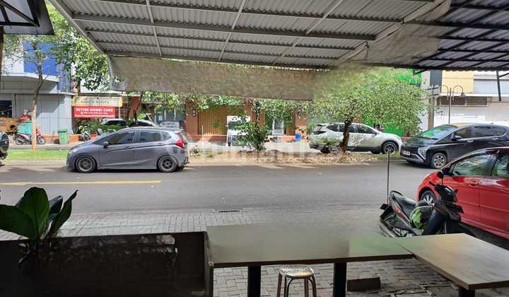 Shop House in BSD Golden Boulevard, 3.5 Floors, Front Position Shop House in BSD Golden Boulevard, 3.5 Floors, Front Position