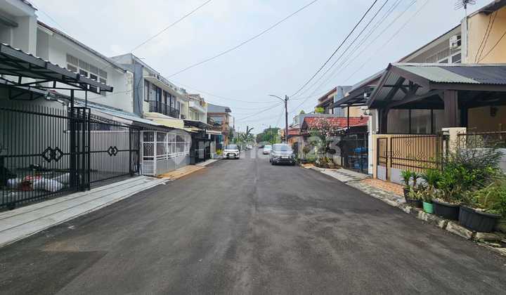 Rumah Siap Huni Di Gading Serpong Sektor 1e, Row Jalan Lebar Rumah Siap Huni Di Gading Serpong Sektor 1e, Row Jalan Lebar