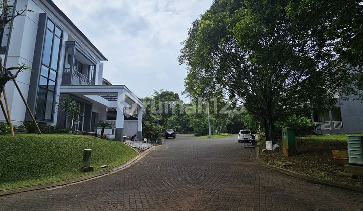 New House Independent Design in De Latinos BSD Near Toll Road 2