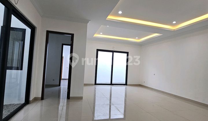 New Independent Design House at The Icon BSD Near Aeon Toll Road 2