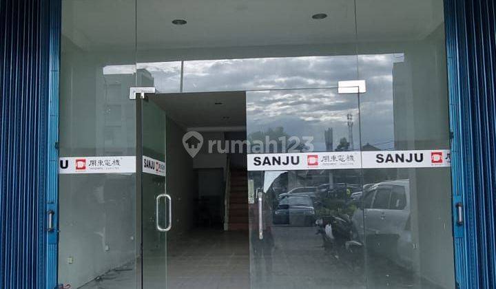 Ruko 3,5 lantai hadap jalan raya di WTC Serpong 2