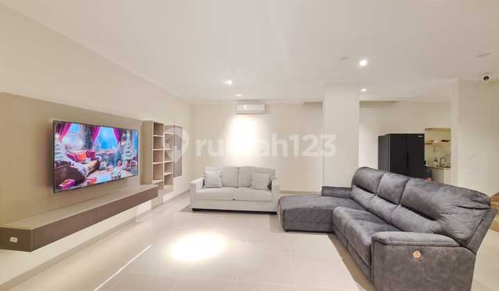Rumah Siap Huni Furnish Bonus Penyewa Di Carson Gading Serpong