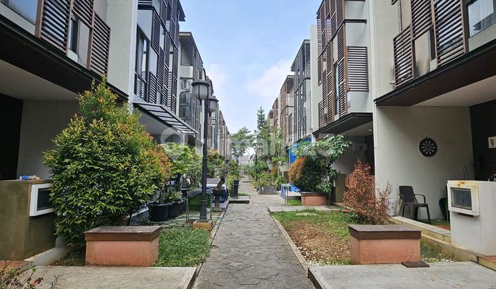 Rumah Double Decker Siap Huni, Hoek, Di Whelford Greenwich Bsd 2