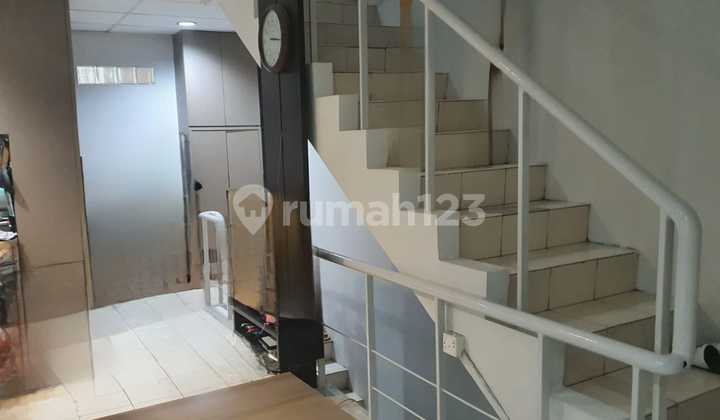 Shop House in BSD Golden Boulevard, 3.5 Floors, Front Position Shop House in BSD Golden Boulevard, 3.5 Floors, Front Position