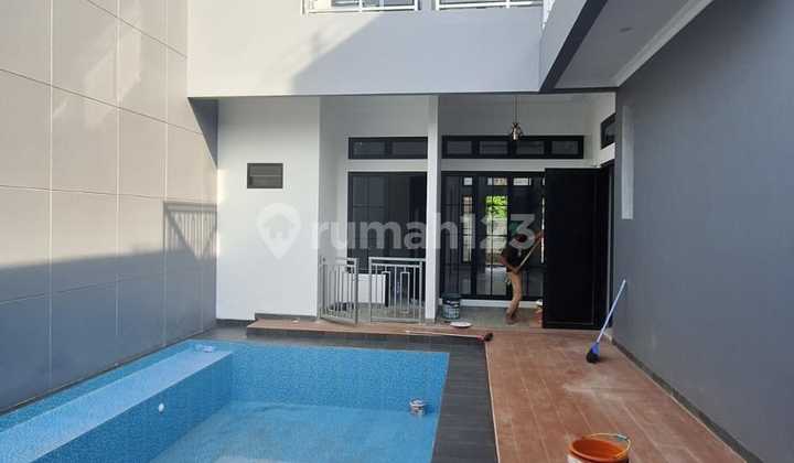 Rumah Baru Design Mandiri Dengan Private Pool Di Bsd, Selangkah Ke Tol 2