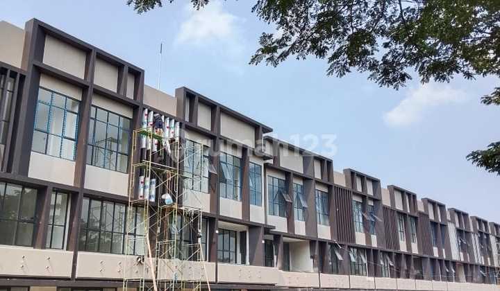 Enchante Bsd Shop House, Attached Shop House Facing the Main Road, 3 Floors. 2