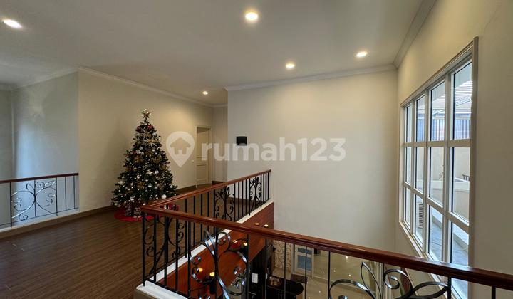 Dijual Rumah Siap Huni Hoek Furnish Di Emerald Phg Gading Serpong