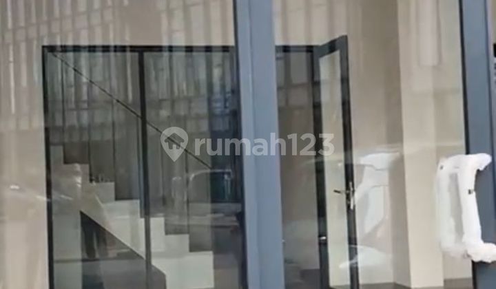 Terraced Commercial House Tabespot BSD, 3 Stories, Already Demolished Terraced Commercial House Tabespot BSD, 3 Stories, Already Demolished