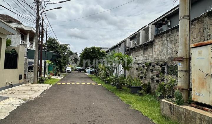 Ready-to-Occupy Single-Story House with Large Land in Nusaloka BSD 2