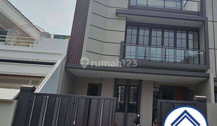 Di jual Rumah di Permata Buana 3 Lantai 1