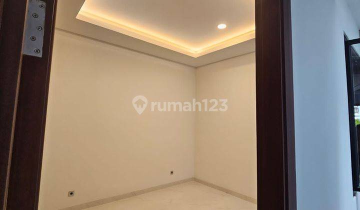 Di jual Rumah di Permata Buana 3 Lantai 2