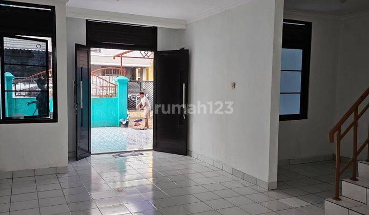 Rumah 2 Lantai Siap Huni di Taman Palem Lestari 2