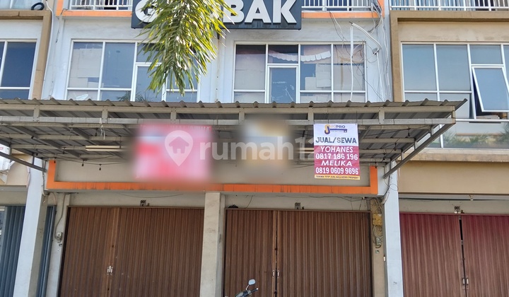 Disewakan ruko 3 lantai gandeng di taman surya 5