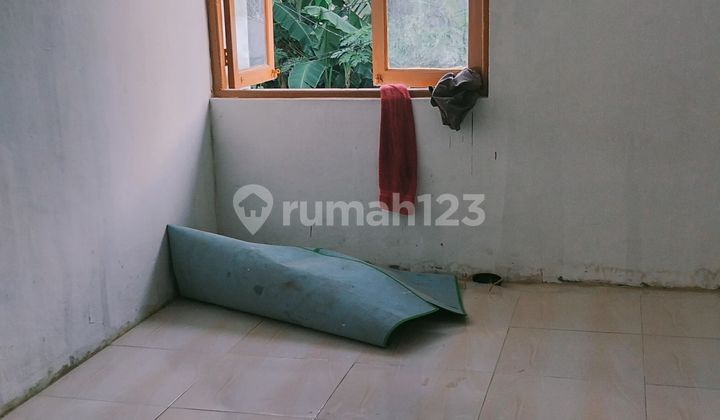 Dijual rumah 2 lantai di taman palem lestari 2