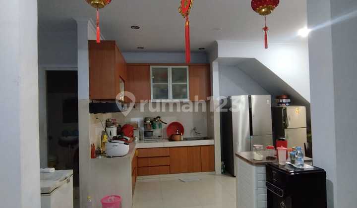 For Sale Ready-to-live-in House in East Cengkareng Area