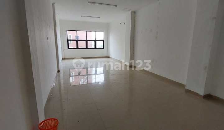 Disewakan Ruko Siap Pakai Cocok untuk Kantor atau Gudang di Daan Mogot Baru Disewakan Ruko Siap Pakai Cocok untuk Kantor atau Gudang di Daan Mogot Baru