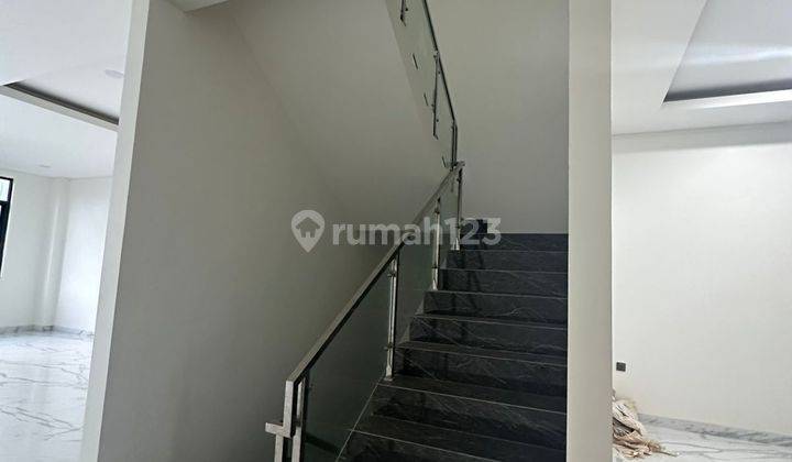 Rumah Baru Minimalis Model Split Level di Citra Garden 6 2