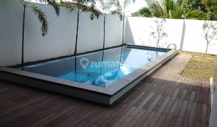 Rumah Mewah Glass House Di Balikpapan Dengan Swimming Pool 2