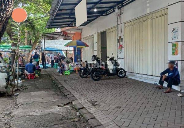 3 unit ruko strategis di daerah Karangploso GMK01116 2